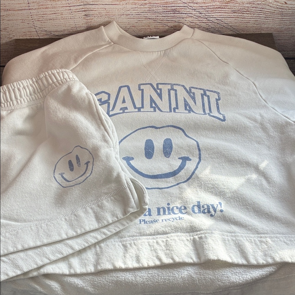 XS EUC Ganni Cream and Blue Smiley Lounge Set